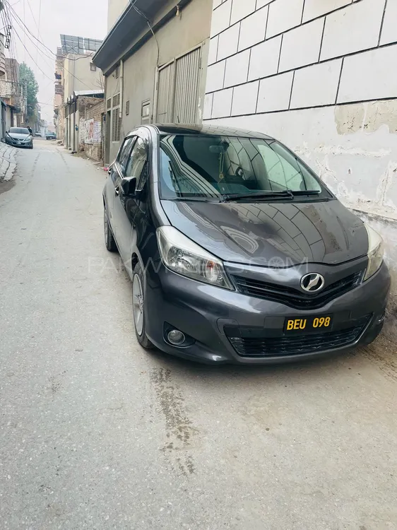Toyota Vitz 2012 for Sale in Peshawar Image-1