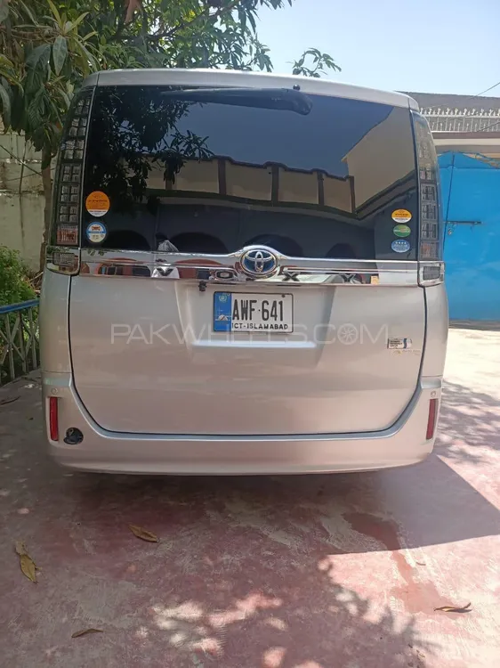 Toyota Voxy 2015 for Sale in Mardan Toyota Voxy 2015 for Sale in Mardan Image-5