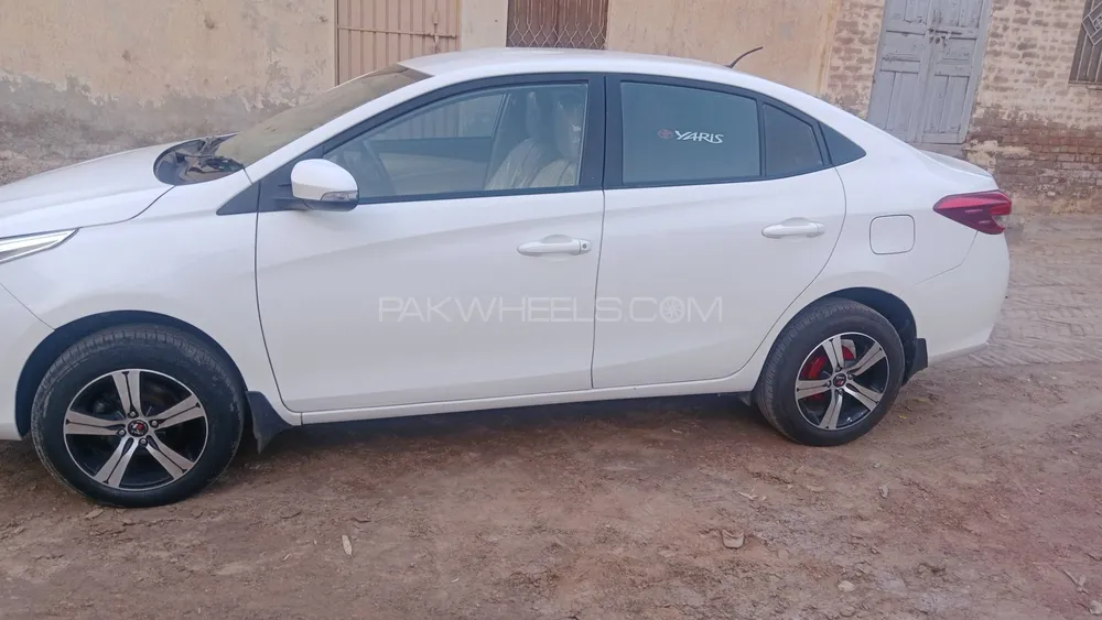 Toyota Yaris Sedan 2020 for Sale in Multan Image-1