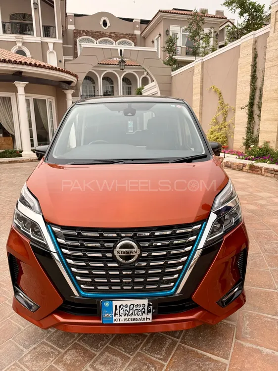 Nissan Serena 2020 for Sale in Islamabad Image-1