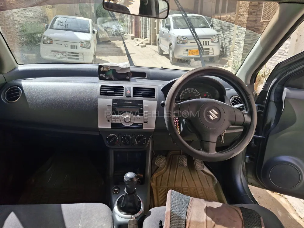 Suzuki Swift 2013 for Sale in Karachi Image-1