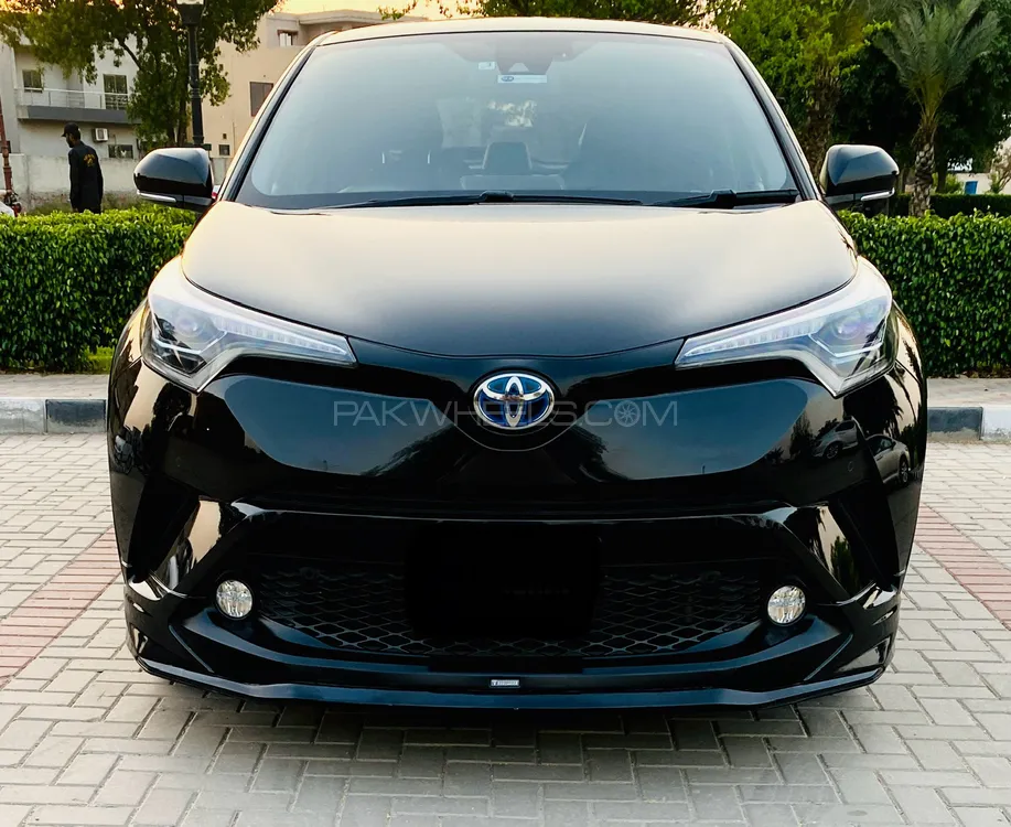 Toyota C-HR 2017 for Sale in Lahore Image-1