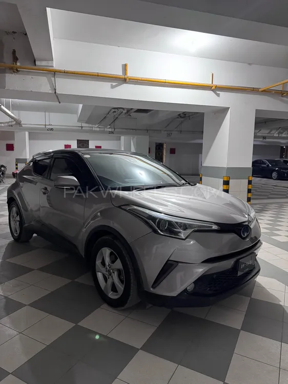 Toyota C-HR 2017 for Sale in Karachi Image-1