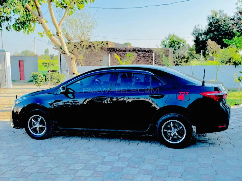 Toyota Corolla 2016 for Sale in Sialkot Image-1