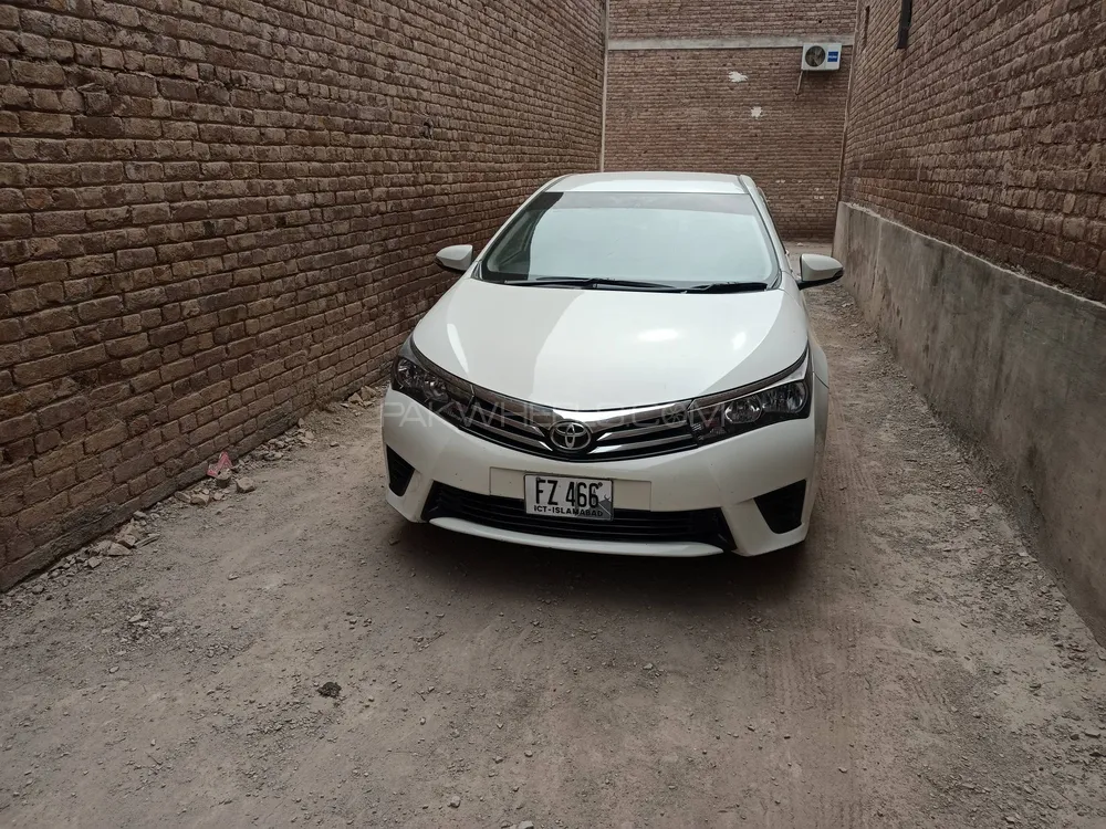 Toyota Corolla 2015 for Sale in Peshawar Image-1