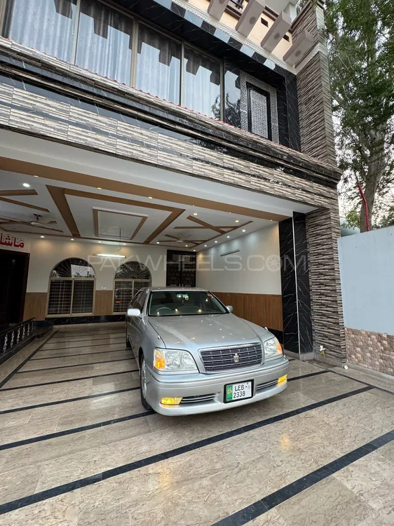 Toyota Crown 2003 for Sale in Lahore Image-1