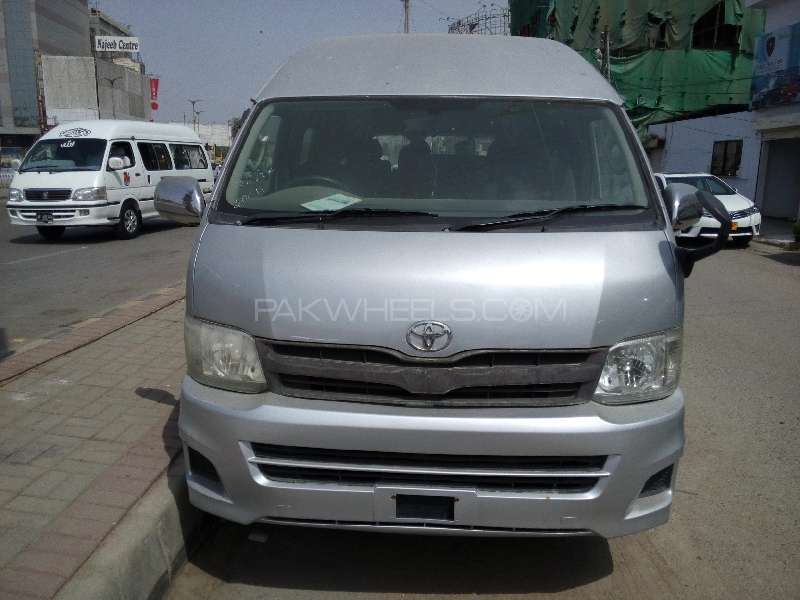Toyota Hiace 2011 for Sale in Karachi Image-1