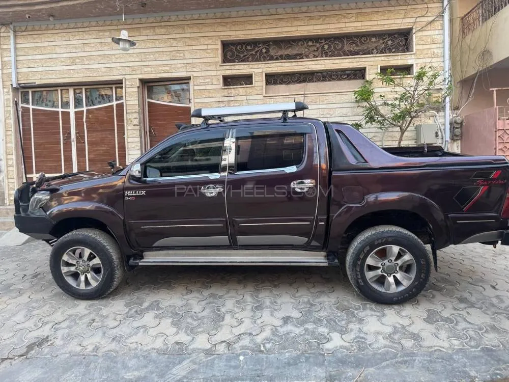Toyota Hilux 2012 for Sale in Karachi Image-1