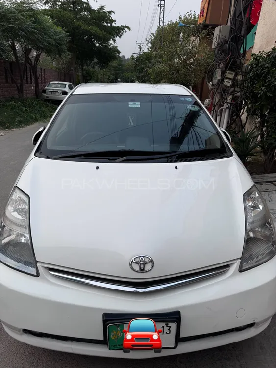 Toyota Prius 2007 for Sale in Lahore Image-1