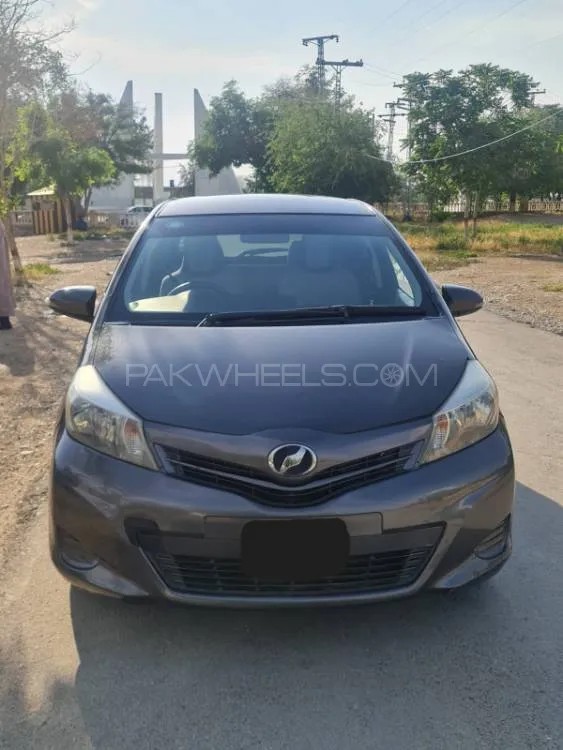 Toyota Vitz 2011 for Sale in Quetta Image-1