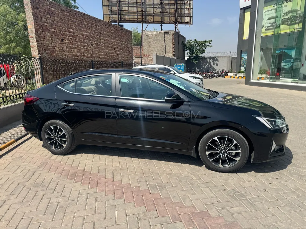 Hyundai Elantra 2021 for Sale in Faisalabad Image-1