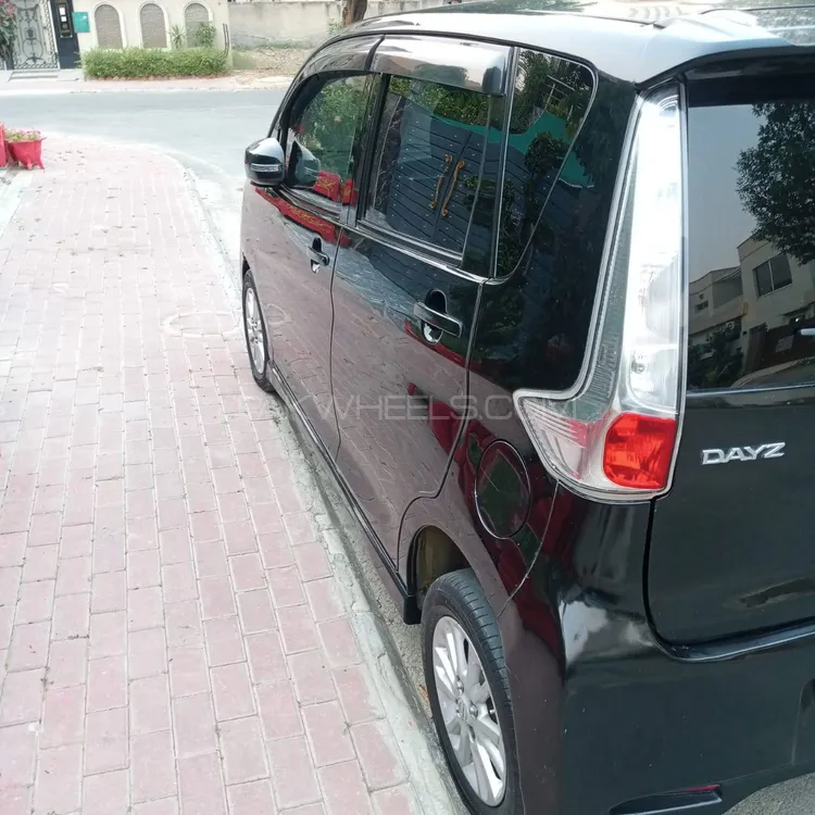 نسان ڈیز 2017 for Sale in لاہور Image-1