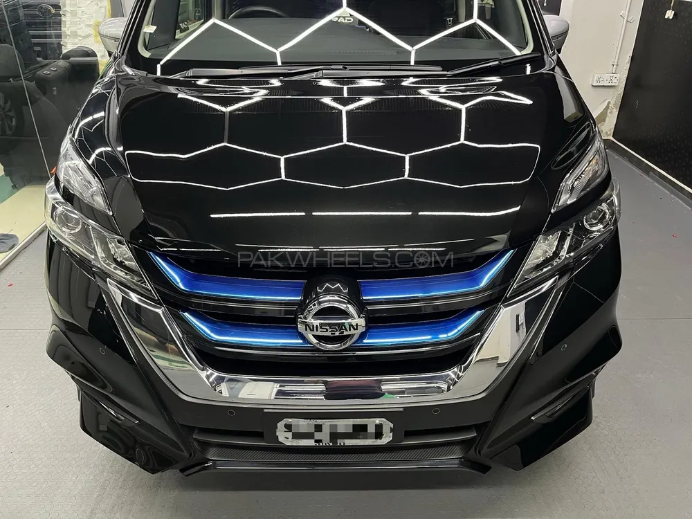 Nissan Serena 2019 for Sale in Karachi Image-1