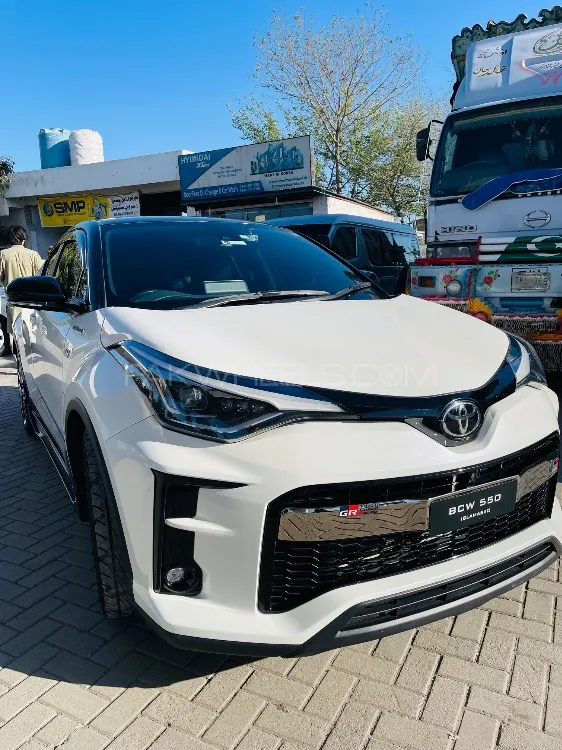 Toyota C-HR 2019 for Sale in Nowshera cantt Image-1