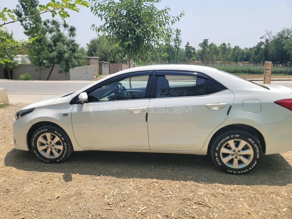 Toyota Corolla 2015 for Sale in Mardan Image-1