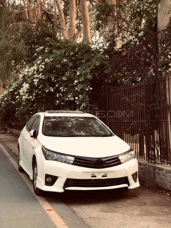Toyota Corolla 2015 for Sale in Lahore Image-1