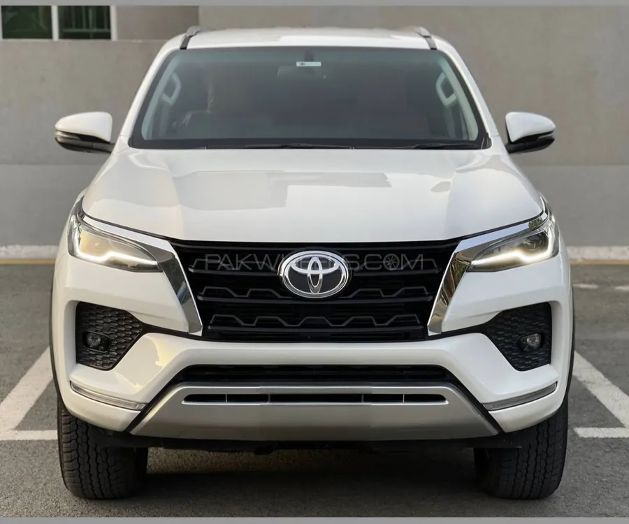 Toyota Fortuner 2021 for Sale in Karachi Image-1
