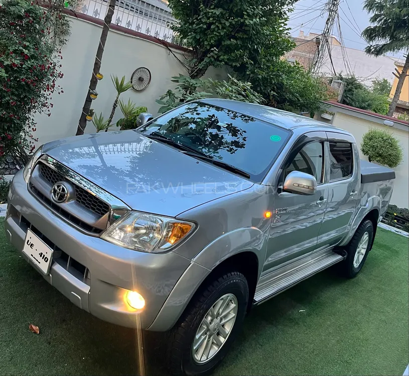 Toyota Hilux 2011 for Sale in Abbottabad Image-1