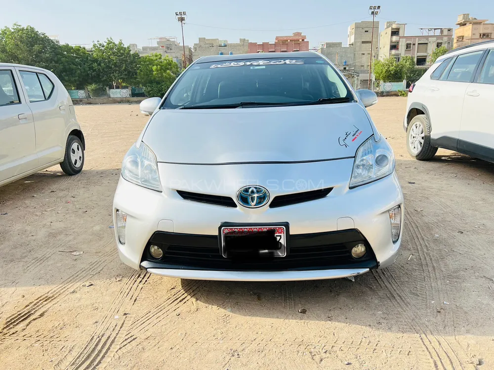 Toyota Prius 2013 for Sale in Karachi Image-1