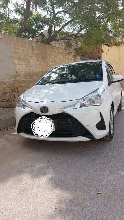 Toyota Vitz 2018 for Sale in Karachi Image-1