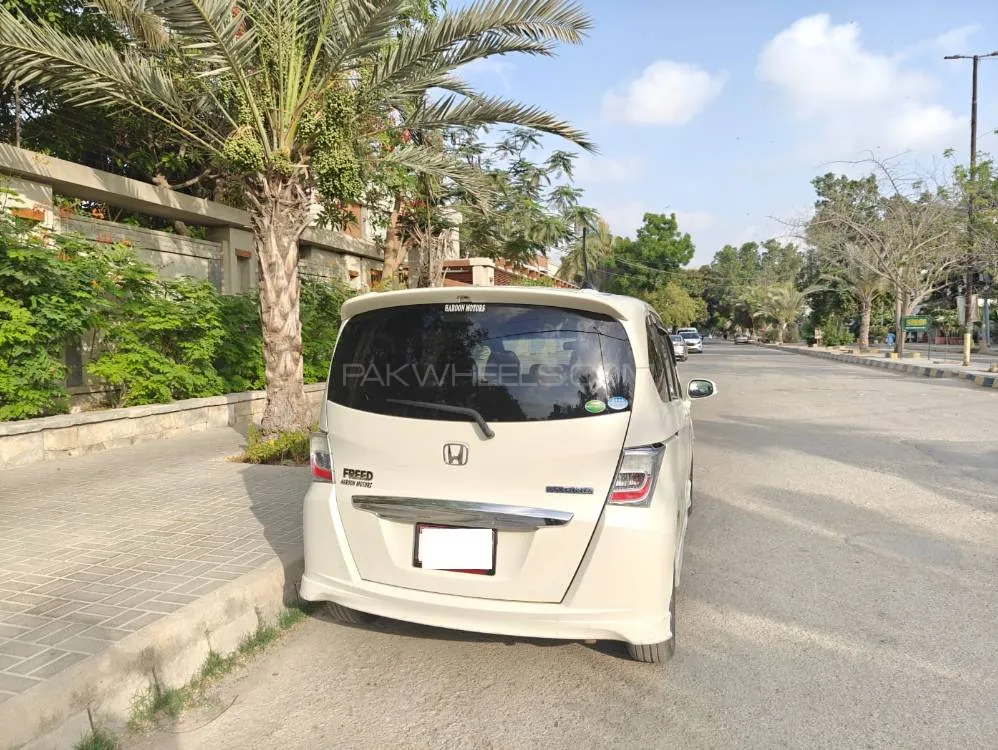 Honda Freed 2013 for Sale in Karachi Image-1