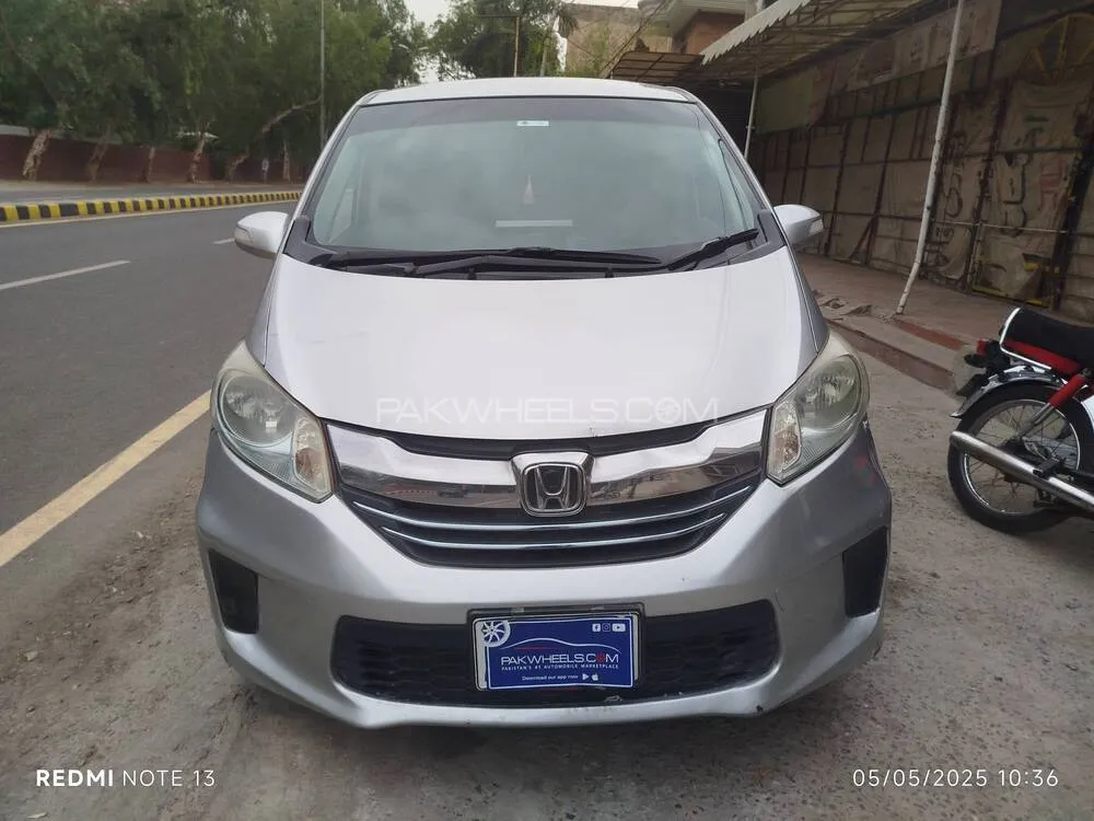 Honda Freed 2015 for Sale in Lahore Image-1