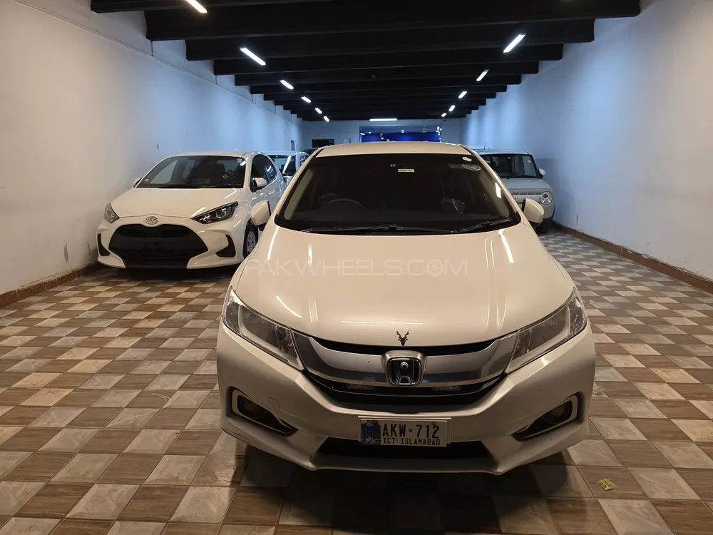 Honda Grace Hybrid 2015 for Sale in Bahawalpur Image-1