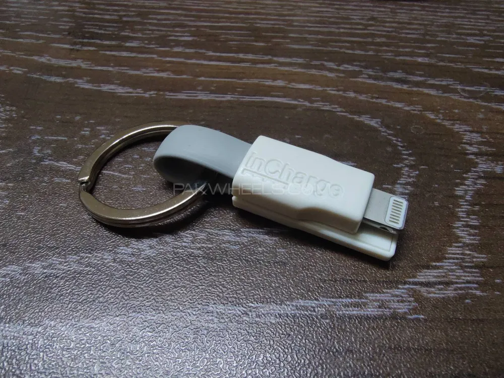 inCharge – Lightning Cable Keychain Image-1