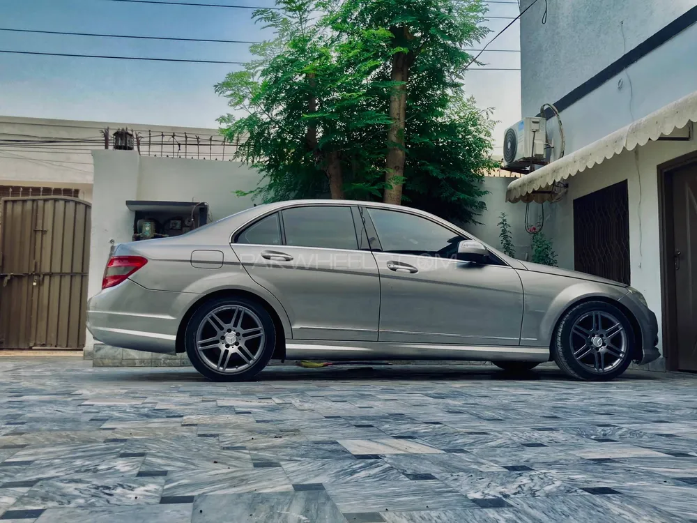 Mercedes Benz C Class 2007 for Sale in Khushab Image-1