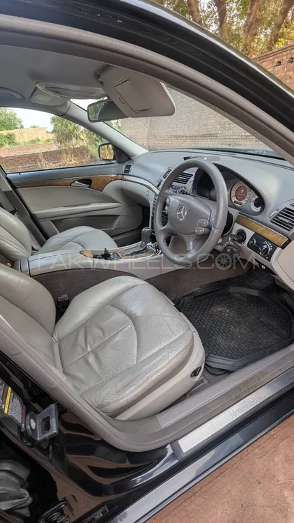 Mercedes Benz E Class 2007 for Sale in Faisalabad Image-1