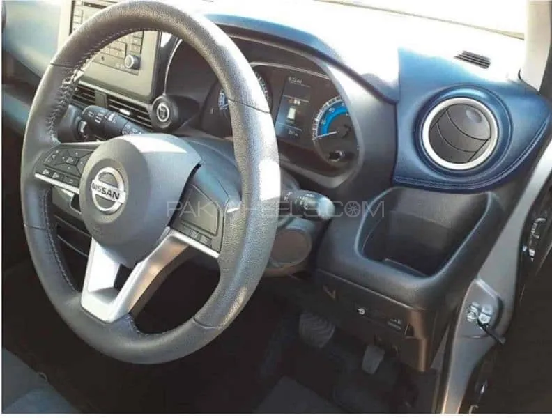 نسان ڈیز 2023 for Sale in فیصل آباد Image-1