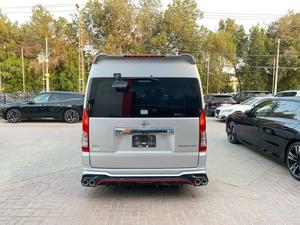 Toyota Hiace Commuter AT
2.8 Diesel Thailand (new shape)
Model: 2020
Mileage: 47,000 km 
Unregistered 
Fresh Import 2025

*14 seater 
*Autodoor
*Dual AC 
*Body kitted 
*GDH322

Calling and Visiting Hours

11:00 AM to 7:00 PM
