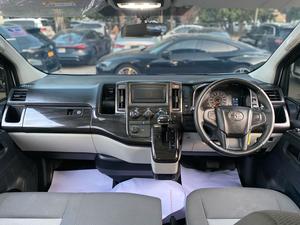 Toyota Hiace Commuter AT
2.8 Diesel Thailand (new shape)
Model: 2020
Mileage: 47,000 km 
Unregistered 
Fresh Import 2025

*14 seater 
*Autodoor
*Dual AC 
*Body kitted 
*GDH322

Calling and Visiting Hours

11:00 AM to 7:00 PM