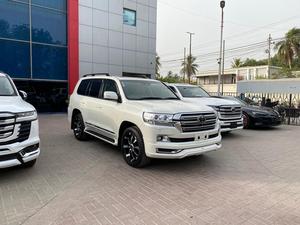 Land Cruiser AX 
Model: 2020
Mileage: 33,000 km 
Unregistered 

*Original TV + 4 cameras  
*7 Seater  
*Sunroof
*Beige room

Calling and Visiting Hours

Monday to Saturday

11:00 AM to 7:00 PM