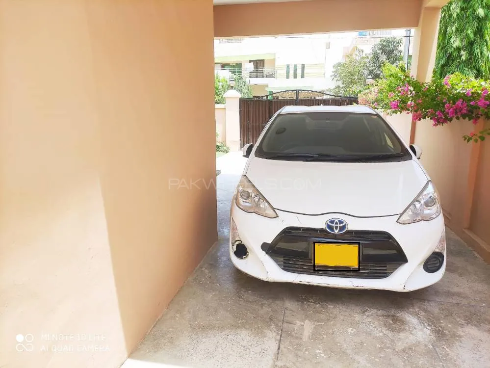 Toyota Aqua 2015 for Sale in Karachi Image-1