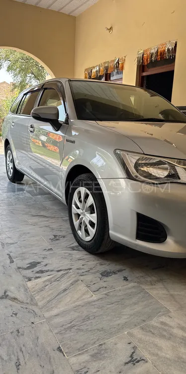 Toyota Corolla Fielder 2015 for Sale in Peshawar Image-1