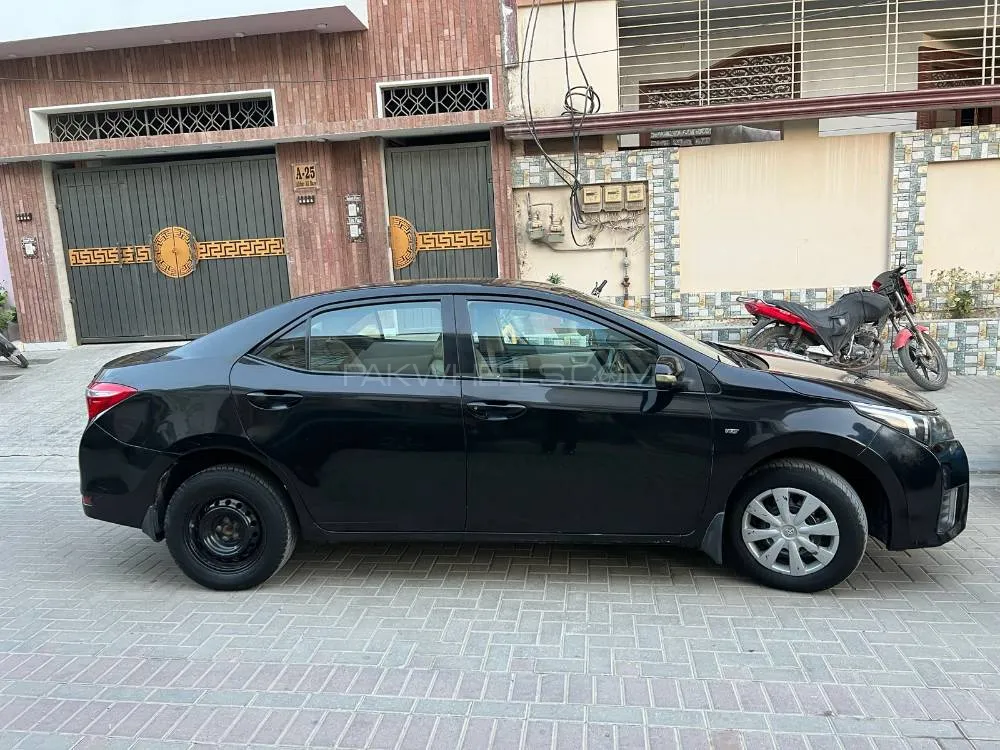 Toyota Corolla 2016 for Sale in Karachi Image-1