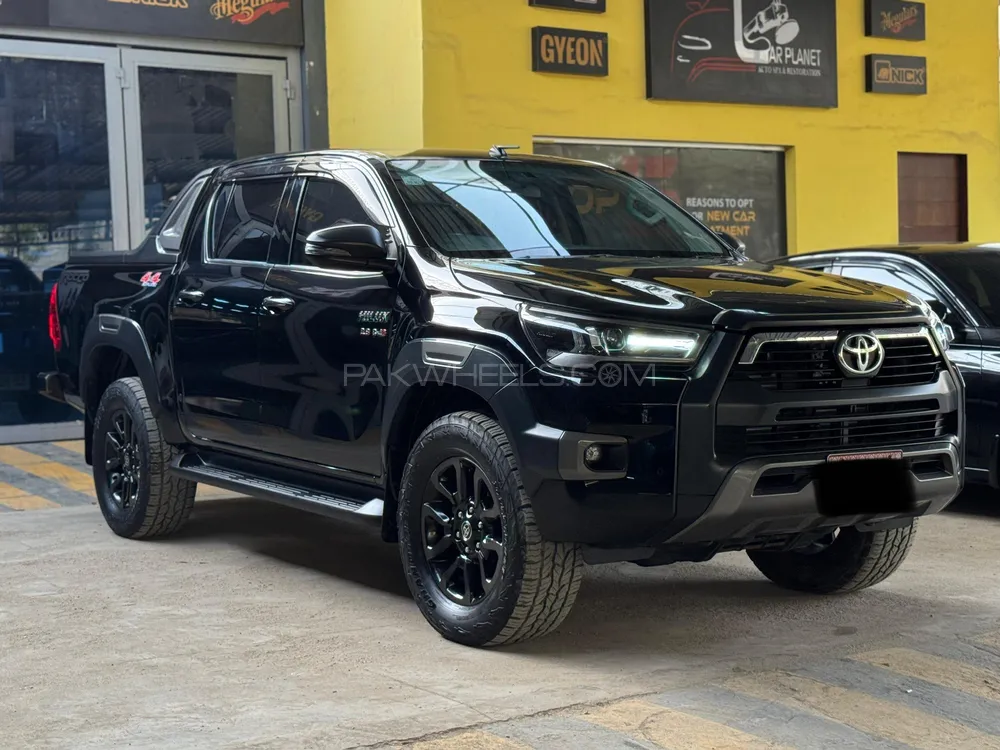 Toyota Hilux 2023 for Sale in Karachi Image-1