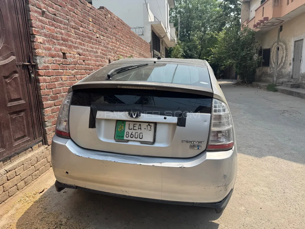 Toyota Prius 2007 for Sale in Lahore Image-1