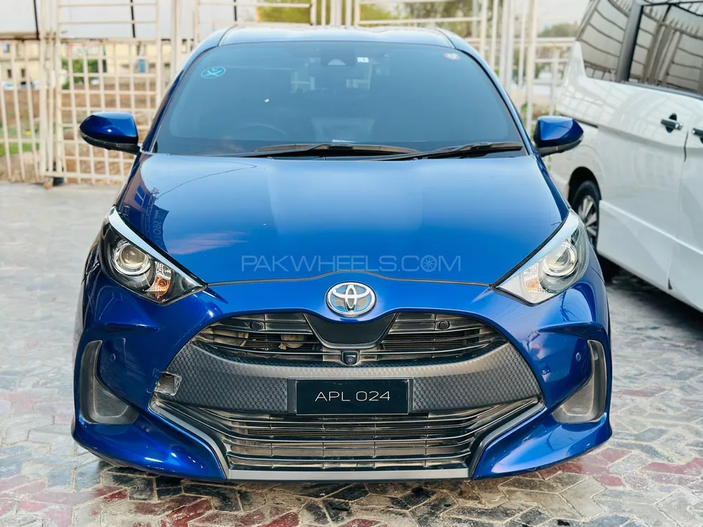 Toyota Yaris Hatchback 2020 for Sale in Peshawar Image-1