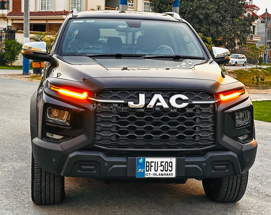 JAC T9 2025 for Sale in Multan Image-1