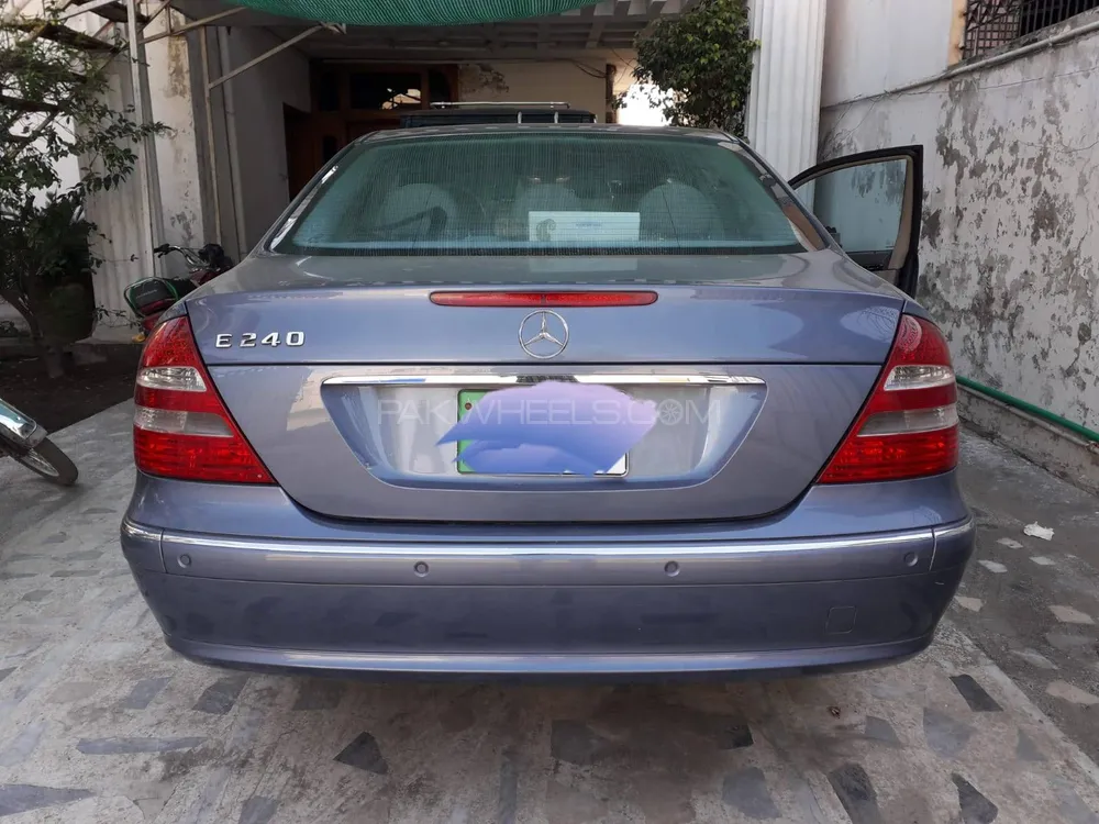 Mercedes Benz E Class 2003 for Sale in Lahore Image-1