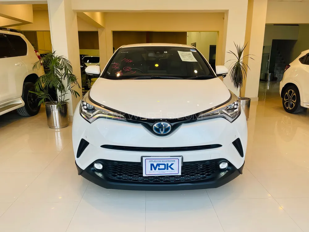 Toyota C-HR 2018 for Sale in Islamabad Image-1