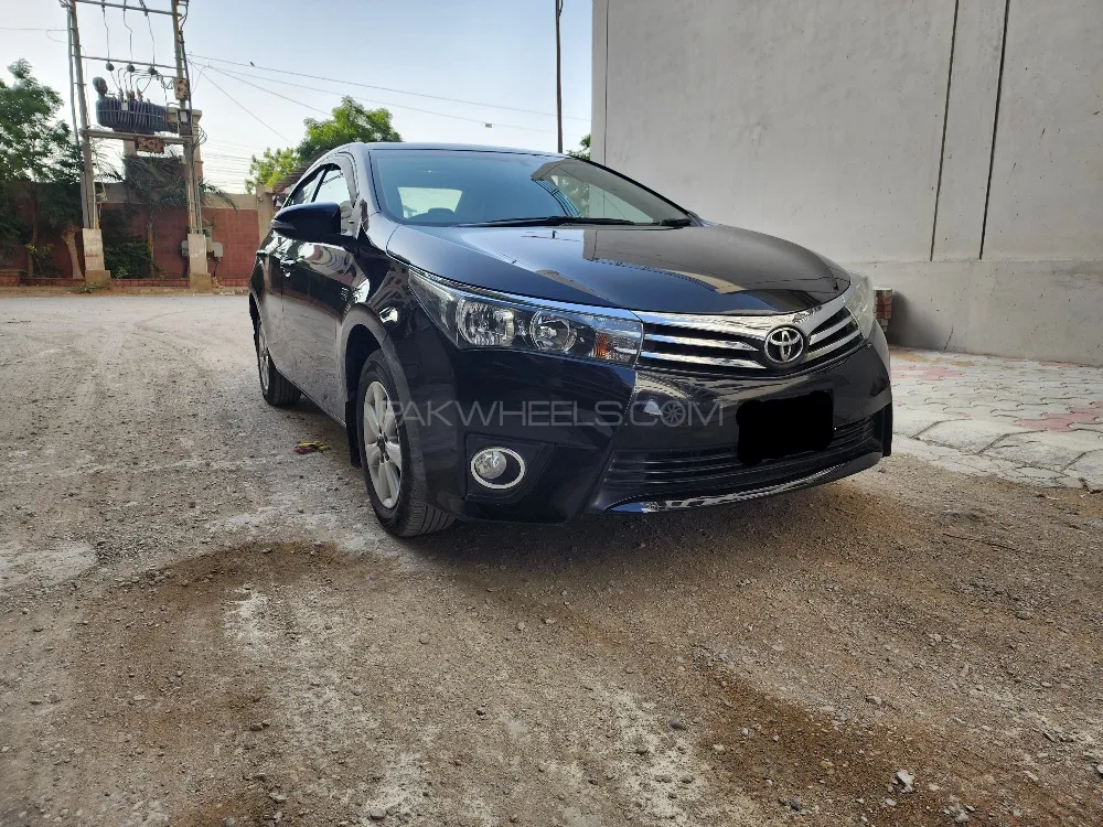 Toyota Corolla 2017 for Sale in Karachi Image-1