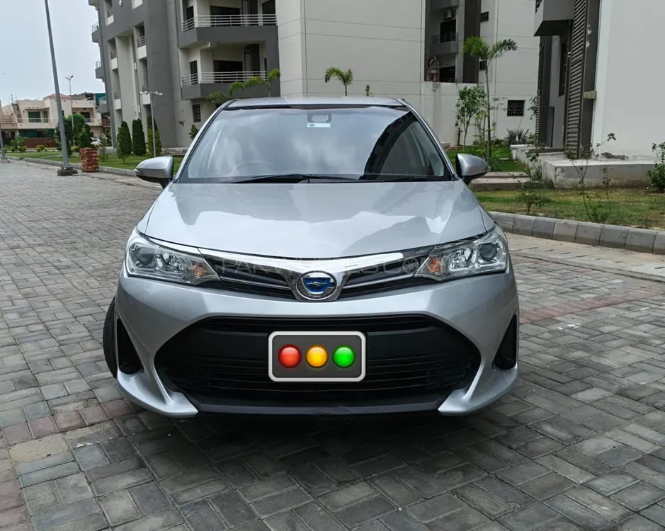 Toyota Corolla Axio 2018 for Sale in Lahore Image-1