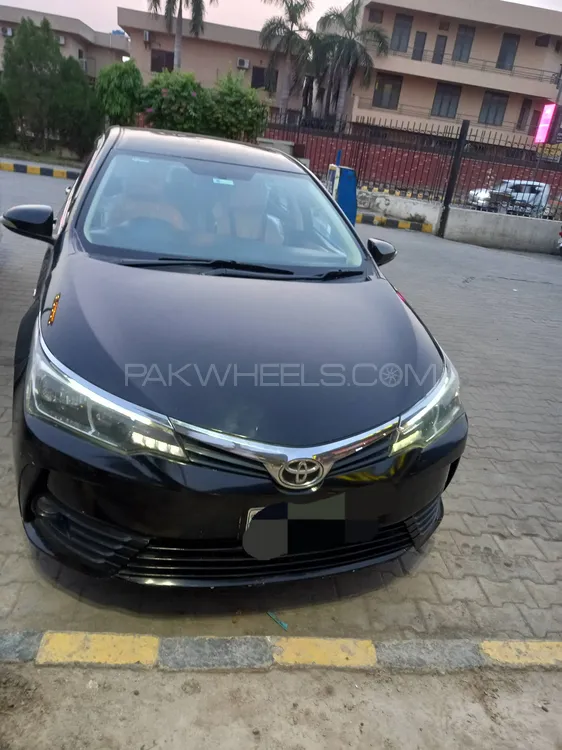 Toyota Corolla 2017 for Sale in Lahore Image-1