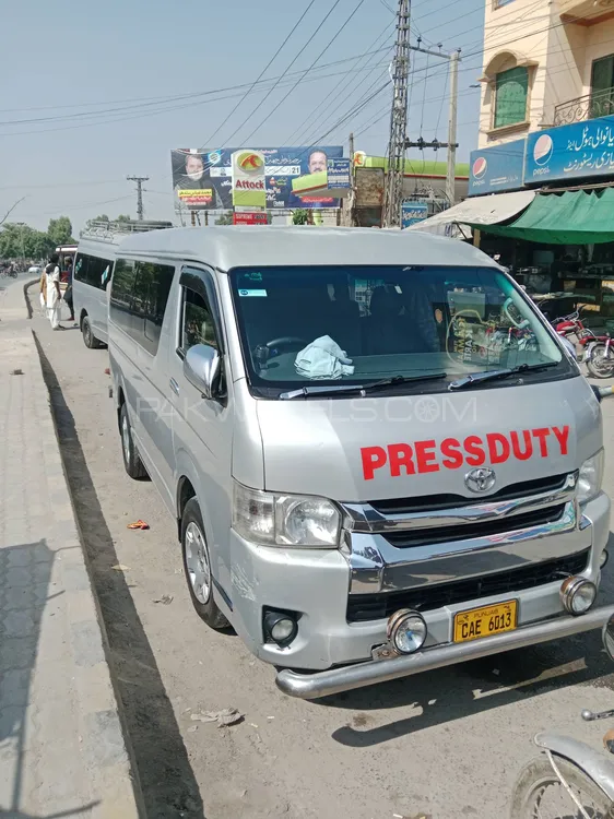 Toyota Hiace 2015 for Sale in Rahim Yar Khan Image-1