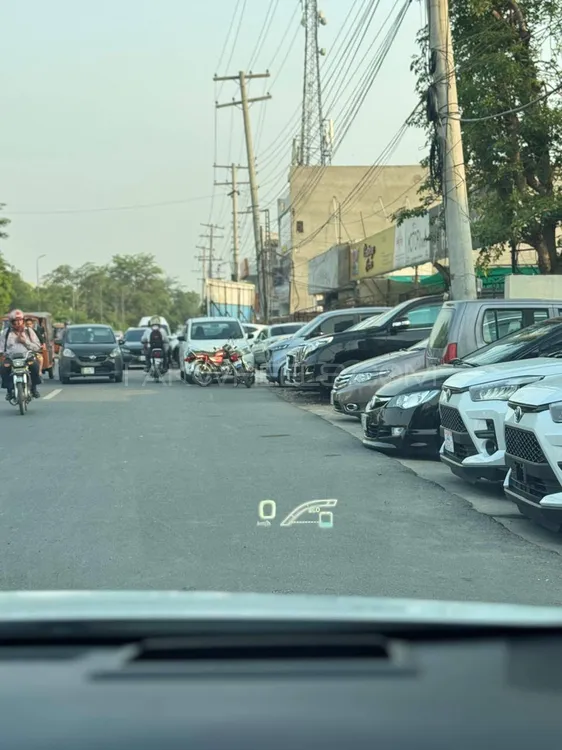 Toyota Prius 2017 for Sale in Lahore Toyota Prius 2017 for Sale in Lahore Image-8