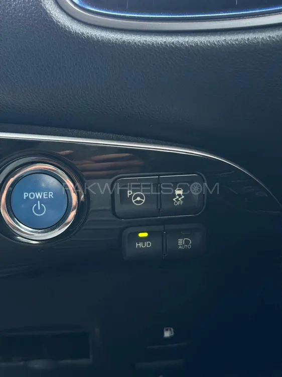 Toyota Prius 2017 for Sale in Lahore Toyota Prius 2017 for Sale in Lahore Image-9