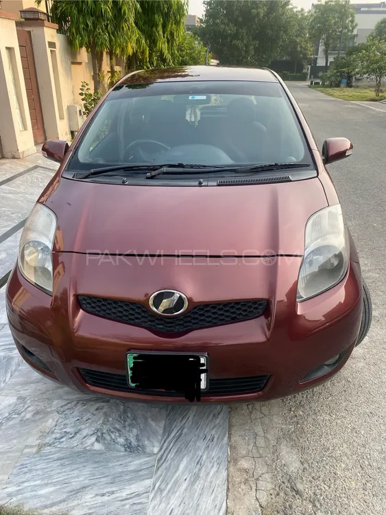 Toyota Vitz 2010 for Sale in Lahore Image-1